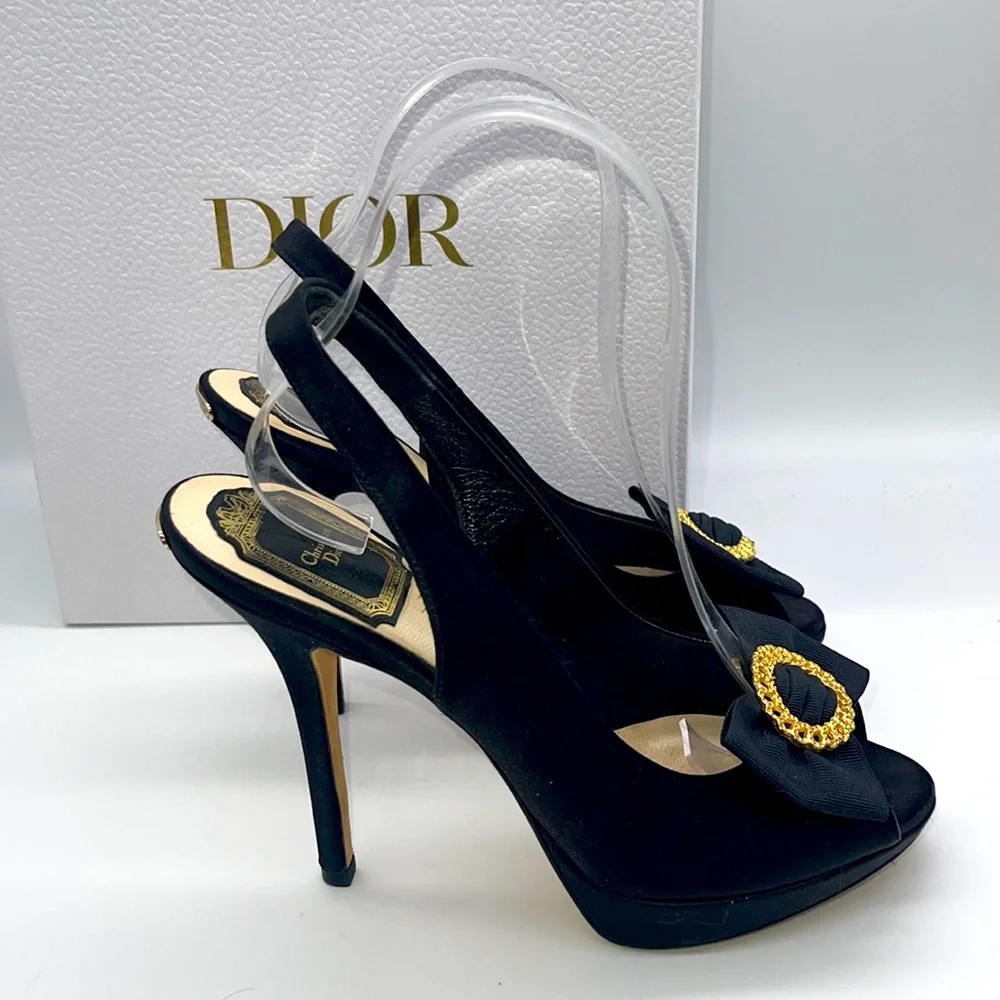 Dior silhouette design pumps